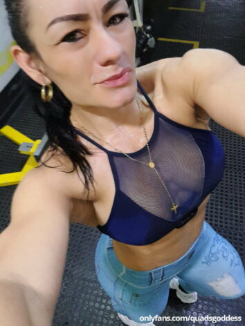 Female Muscle Selfies