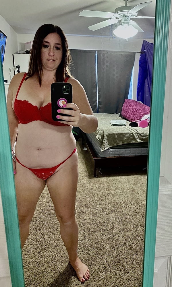 599px x 1000px - Amateur wife red lingerie selfies - Nude Porn Pictures