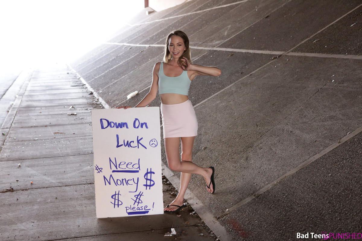 Preview photo for Ass For Cash - S5:E1